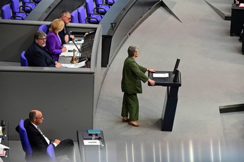 Federal Chancellor Friedrich Merz (CDU) and parts of his cabinet sit on the government bench,