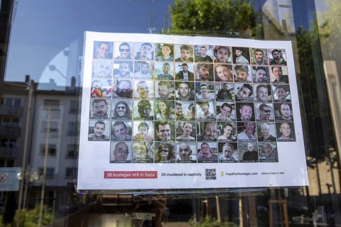 Synagogue Mannheim: Notice with pictures of 58 hostages still held captive in Gaza, dated 12 May
