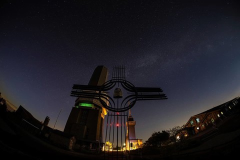 The Milky Way passes over the summit of the GroÃŸer Feldberg in the Taunus, near Frankfurt am Main,