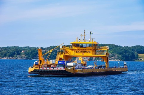 The car ferry SATURNUS, which operates as a floating road between the archipelago, navigates off