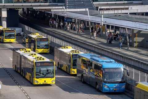 Connection of public transport by rail, road and long-distance railway at Utrecht Centraal station,