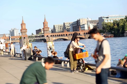 Oberbaum Bridge and Spree as part of the FÃªte de la Musique. The music event, which originated in