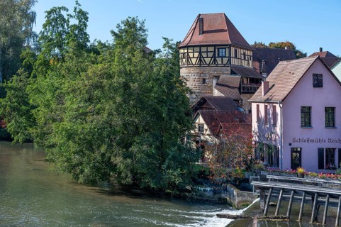 The Jewish Tower, former part of the city wall 1430, on the right the Schleifmühle mentioned in