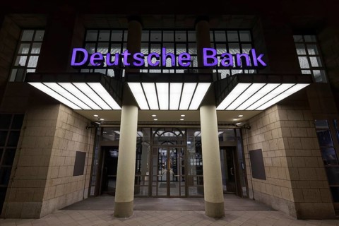 Deutsche Bank Königsalle branch, bleuchteter Eingang, Düsseldorf, North Rhine-Westphalia, Germany