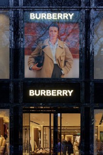 Store of British fashion brand Burberry auf der Kö, luxury shopping, Düsseldorf, North