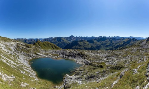 Mountain panorama over Laufbichlsee, behind it the Hochvogel, 2592m, Allgäu Alps, Allgäu, Bavaria,