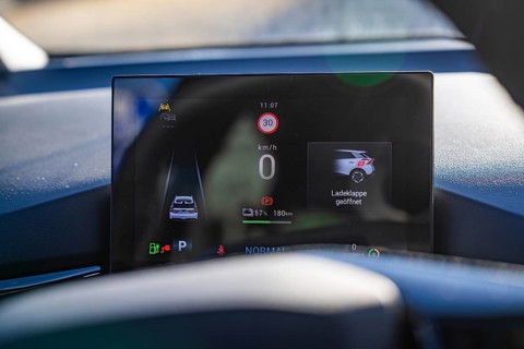 Digital display in the vehicle shows speed and charging data in a stylish presentation, MG4