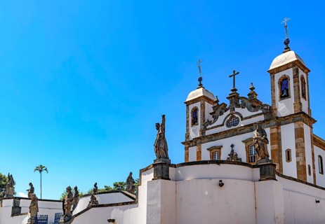 Main church of the Bom Jesus do Matosinhos sanctuary with the twelve prophets by Aleijadinho in the