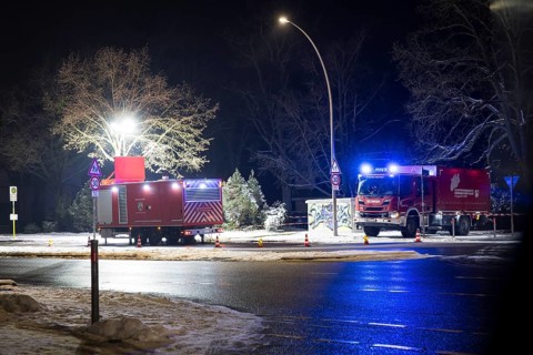 Disaster management from North Rhine-Westphalia is providing equipment and lighting during the