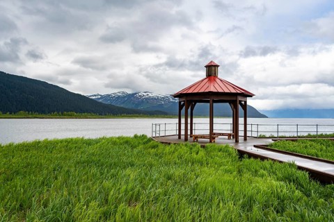 Lookout, Pavilion, View over the Turnagain Arm, Alaska, USA