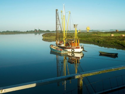 Emsfischereiboot, cutter, Diana, river, Ems, dammed up, flood, morning light, Terborg, East Frisia,