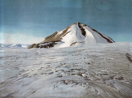 Gaußberg, Gaußberg, an extinct volcano on the coast of the Southern Ocean, Davissee, in Kaiser