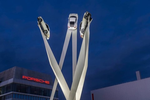 Inspiration 911 artwork by Gerry Judah in front of the Porsche headquarters on Porscheplatz: three