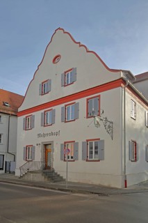 Gasthaus zum Mohrenkopf, historic building with tail gable, Nördlingen, Bavaria, Germany