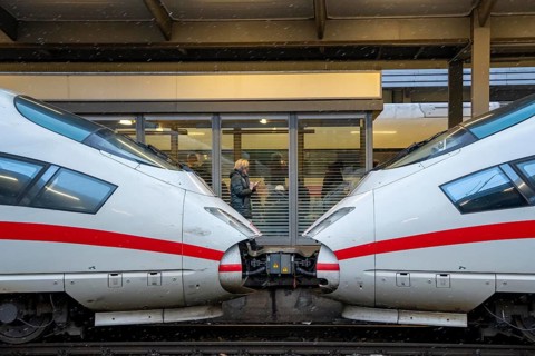 ICE train on the platform in Essen Central Station, North Rhine-Westphalia, Germany