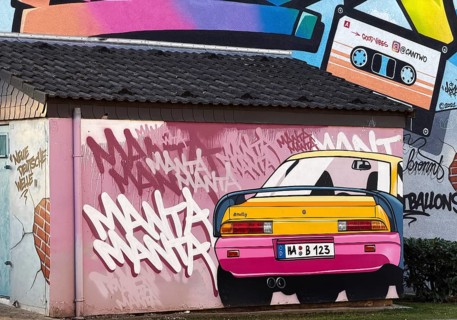 Street art with the film theme Manta Manta on a house façade in the Vorhalle district, Hagen, Ruhr