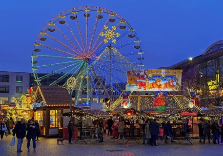 The Christmas market with the Ferris wheel in the evening, Hagen, Ruhr area, North