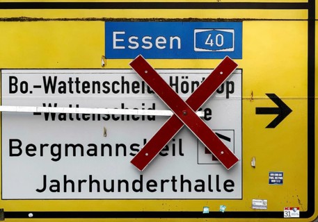 Verkhrsschild Großbaustelle Alleestraße with road conversion, road closure, Bochum, Ruhr area,