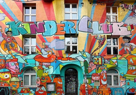 Kiefernstraße children's club, active branch of the Youth Welfare Office in the street art mile