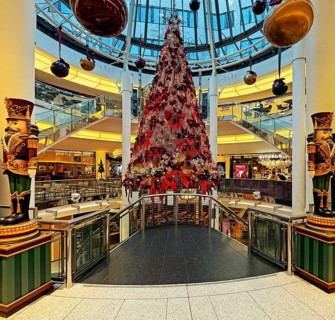 Schadow arcades, elegant shopping center with Christmas decorations and a large Christmas tree