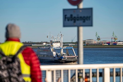 Weser ferry, ferry ship Bremerhaven, in the mouth of the Weser, connects Bremerhaven with Nordenham