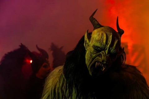 Krampus, fog, murmuring, winter, Waldburg Castle, Waldburg, Allgäu, Baden-Württemberg, Germany