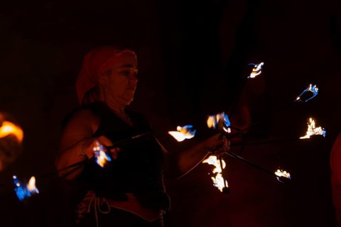 Fakelkranz is moved by woman, Feuer, Raunacht, Winter, Waldburg Castle, Allgäu, Baden-Württemberg,