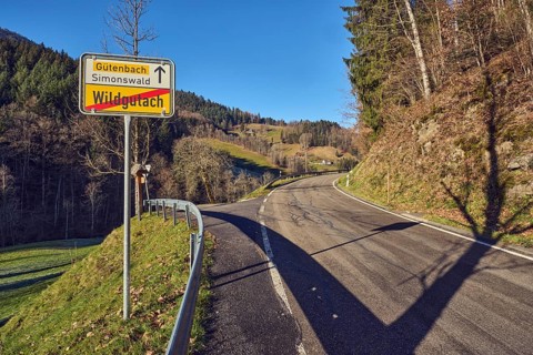 Exit sign at the end of Wildgutach, signpost to Gütenbach and Simonswald, landscape photography,