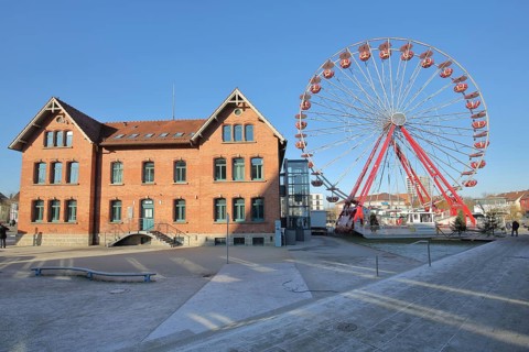 Hospitals and Ferris wheel during the Christmas market, Bürgerpark, Reutlingen, Swabian Alb,