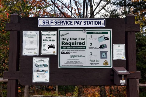 Information board with explanations, self-service, parking fees, payment station, Rocky Gorge near