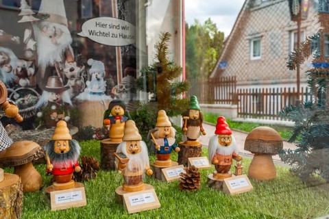 Showcase of a shop selling carved wooden figures, dwarves and gnomes, Seiffen health resort and toy