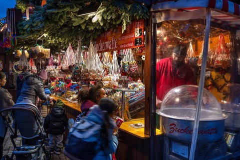 Cotton candy at a candy stand at the Christmas market for children in Nuremberg, Middle Franconia,