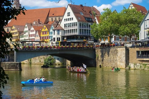 Eberhardsbrücke, Neckar bridge, river, flowing water, old town on the left back, houses, poking