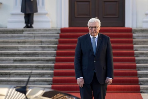 Frank-Walter Steinmeier (President of the Federal Republic of Germany) awaits the arrival of
