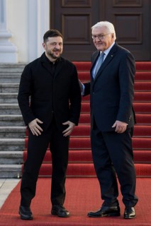 Volodymyr Selensky (President of Ukraine) and Frank-Walter Steinmeier (President of the Federal