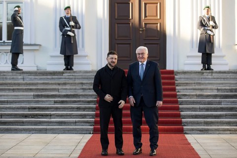 Volodymyr Selensky (President of Ukraine) and Frank-Walter Steinmeier (President of the Federal