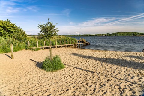 Louisenbad beach on the Schlei in Stadtpark Königswiesen, City of Schleswig, Schleswig-Holstein,