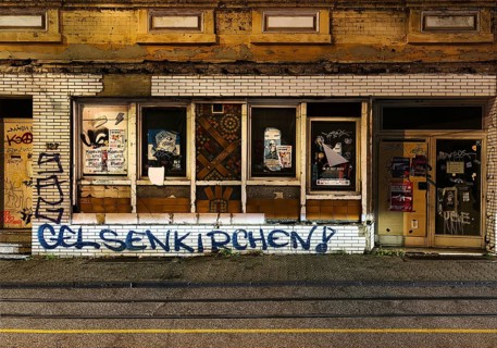 Decaying façade covered with graffiti, no-go area in Gelsenkirchen, one of the poorest cities in