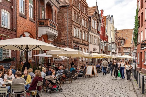 Pubs and restaurants on the Stintmarkt am Lüneburger Hafen, Hanseatic City of Lüneburg, Lower