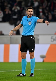 Referee Referee Marian Barbu (ROU) Gesture Gesture Europa League, MHPArena, MHP Arena Stuttgart,