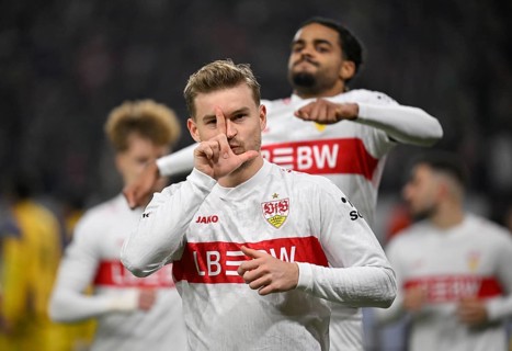 Goal celebration Maximilian Mittelstädt VfB Stuttgart (07) Lorenz Assignon VfB Stuttgart (22)