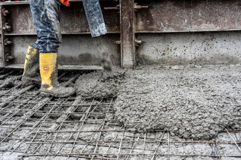 Concreting, concreting the foundation of a wind turbine, concrete pump hose, more than 600 cubic