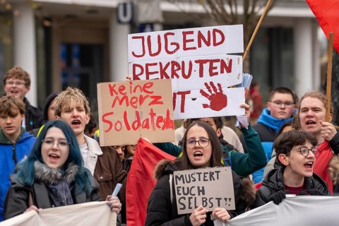 School strike against military service, around 600 participants in a demonstration against the