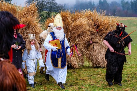 Nikolaus and Engerl with Buttnmandl and Krampus, Bischofswiesen, Berchtesgadener Land, Upper