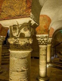 Romanesque cross vault with Corinthian capitals in the cathedral crypt, Bayeux, Calvados