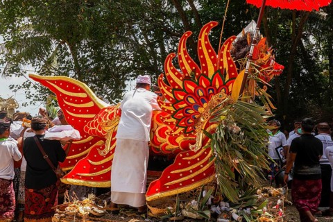 Wadah, the vehicle, the sacred magnificent animal, is the transport vehicle to transport the soul
