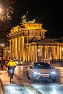Evening traffic on Ebertstraße, on 18th March Square, Brandenburg Gate, Berlin, Germany