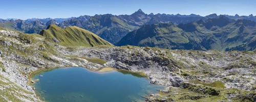 Mountain panorama over Laufbichlsee, behind it the Hochvogel, 2592m, Allgäu Alps, Allgäu, Bavaria,