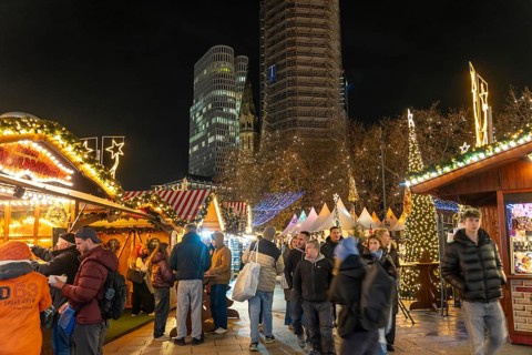 Christmas market on Breitscheidplatz, at the Memorial Church, Christmas decoration, light