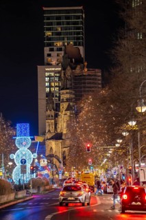 Christmas decoration, light decoration, in Berlin, Tauentzienstraße, view of the Memorial Church on